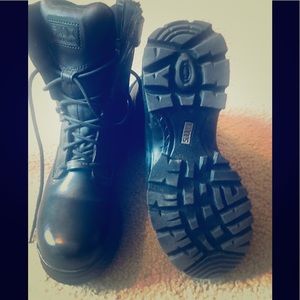 Woman’s size 8 “511” brand tactical boots